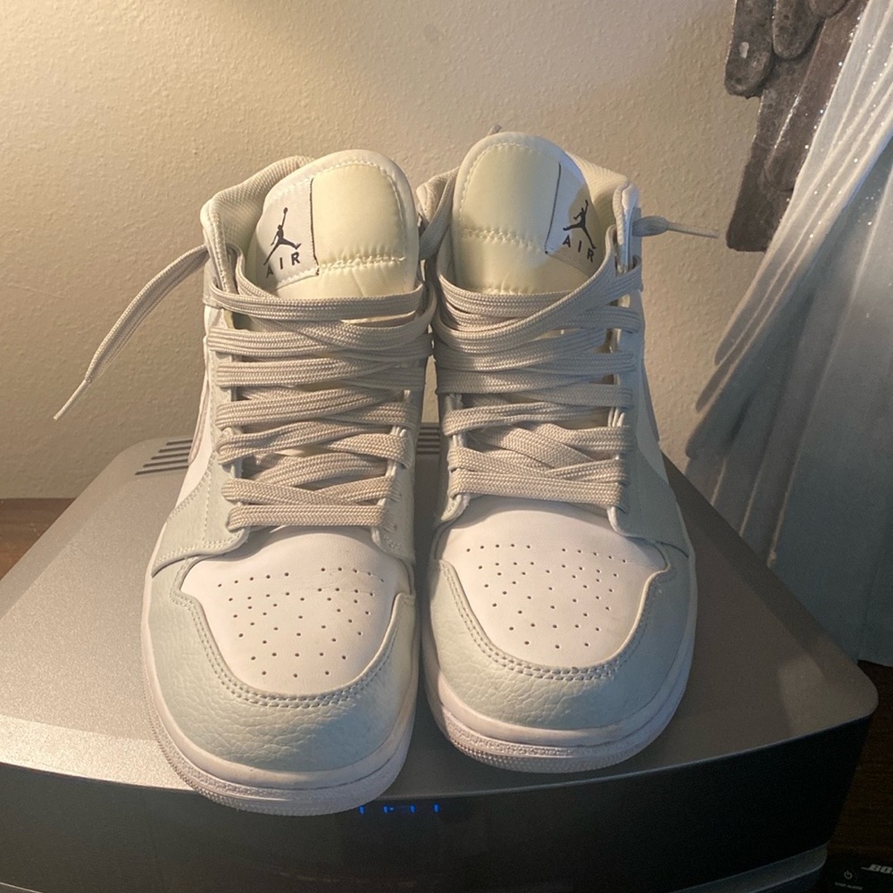 nike air jordans men’s 8.5 mids